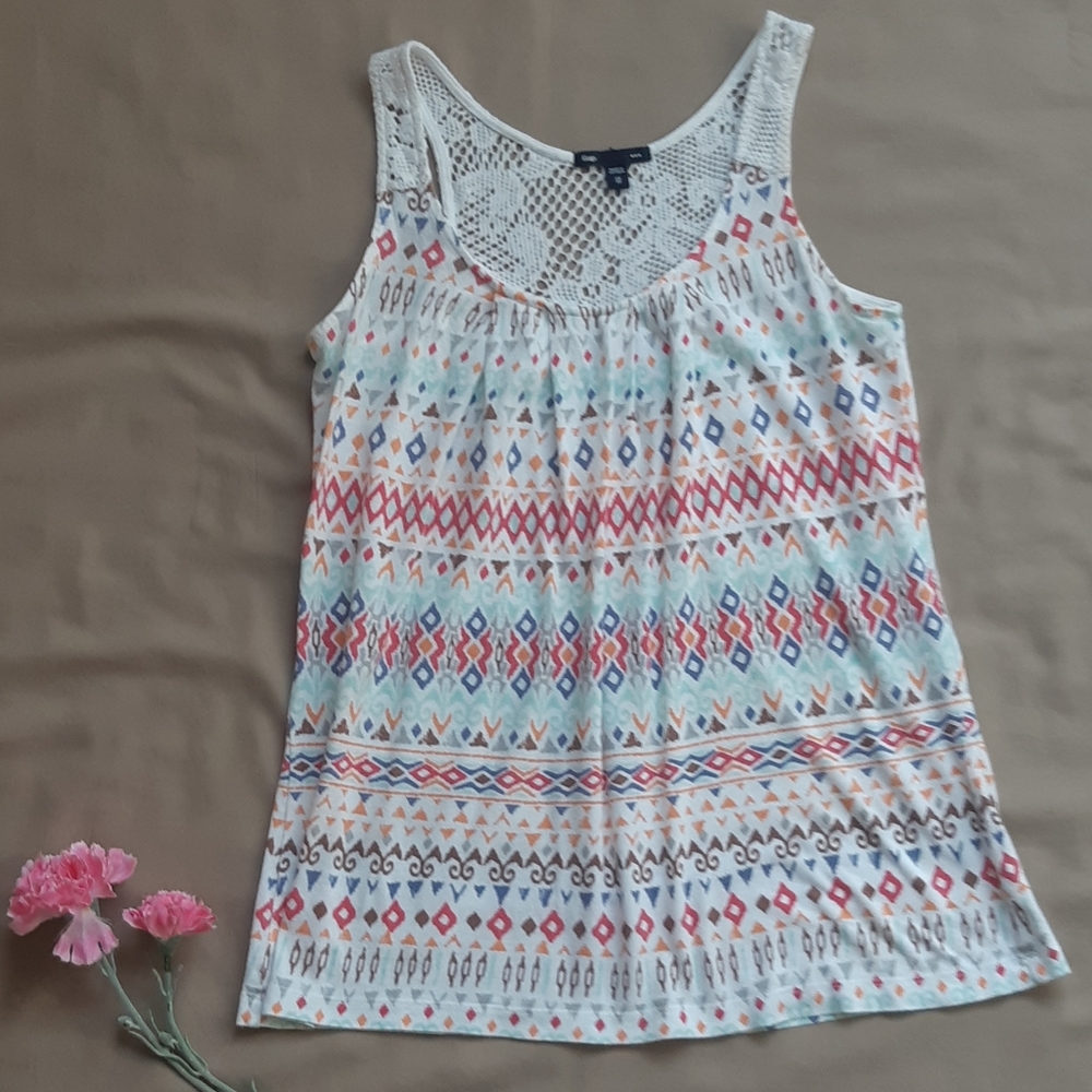 Flowy tank